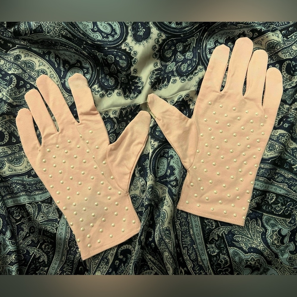 Lele Sadoughi Pink Pearl Embellished Gloves